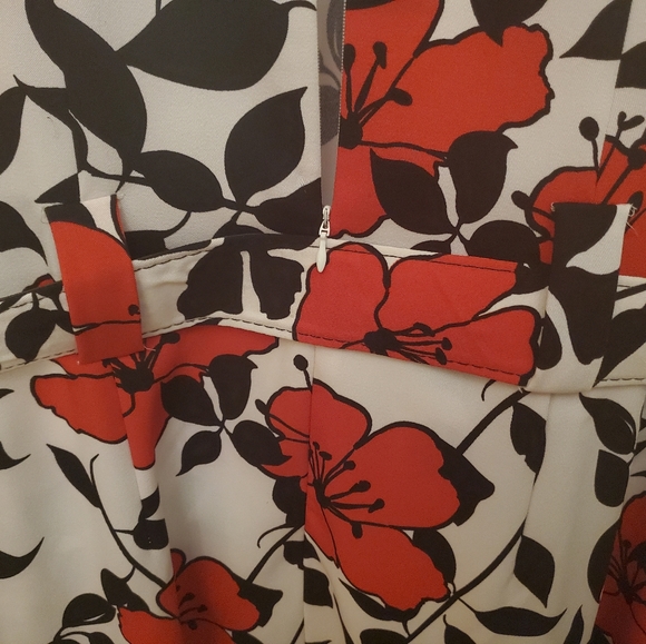 Women Red Floral Dress - Picture 6 of 15